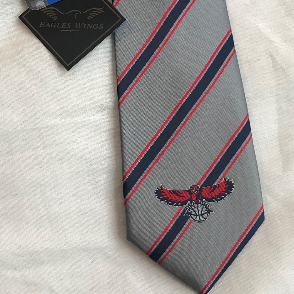 Atlanta Hawks Tie - Picture 3 of 4